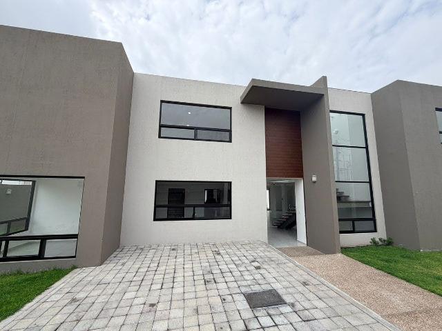 casa en venta y renta san francisco juriquilla