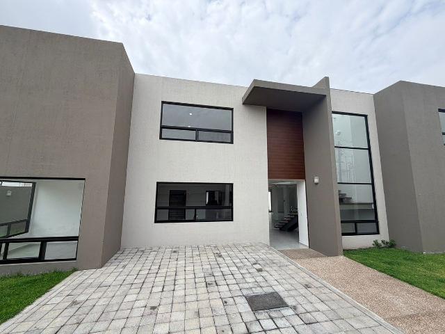 CASA EN VENTA Y RENTA SAN FRANCISCO JURIQUILLA