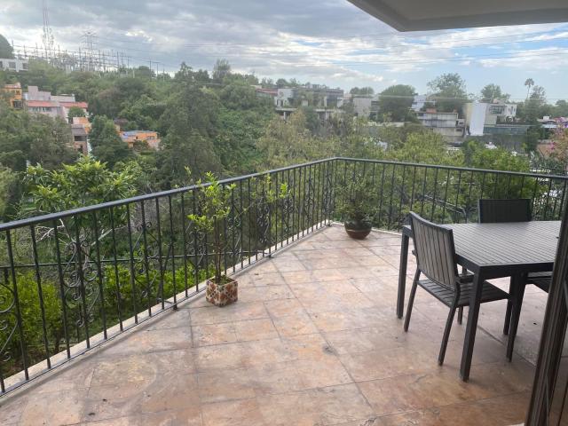 CASA EN VENTA Y/O RENTA LOMAS ALTAS, ESPECTACULAR RESIDENCIA DE LUJO CON JARDIN