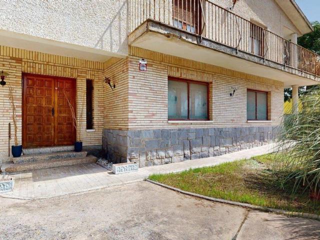 Casa de 250 m2 en venta Zaragoza, Aragón