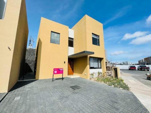 Casa en venta Zibata, cuarto de lavado, sala de tv