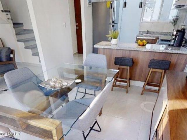 Casa en Venta Zinacantepec, San Miguel Zinacantepec GIS 26 2044
