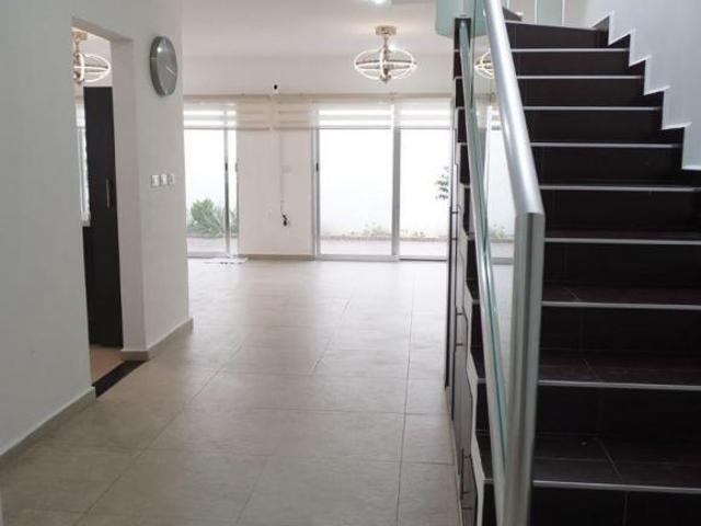 Casa en Venta, Zona Country Residencial Zafiro, con PANELES SOLARES y amenidades. Villahermosa Tab