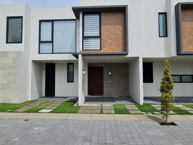 CASA EN VENTA ZONA AEROPUERTO MODELO LIPPI