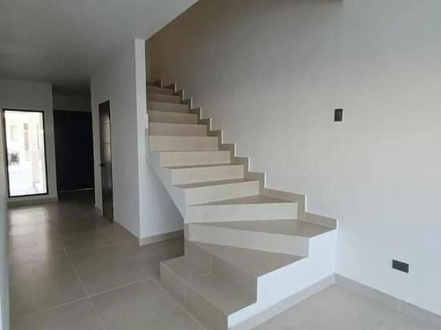 CASA EN VENTA ZONA DOMINIO CUMBRES