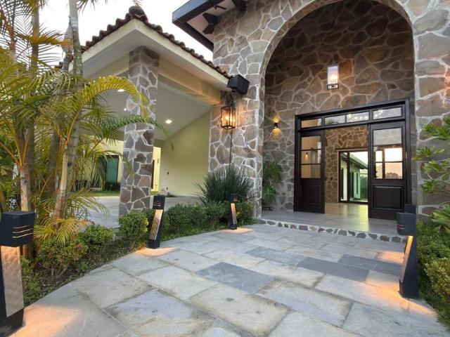 Casa en Venta ? Zona Exclusiva Los Olivos, Xicotepec de Ju?rez, Puebla