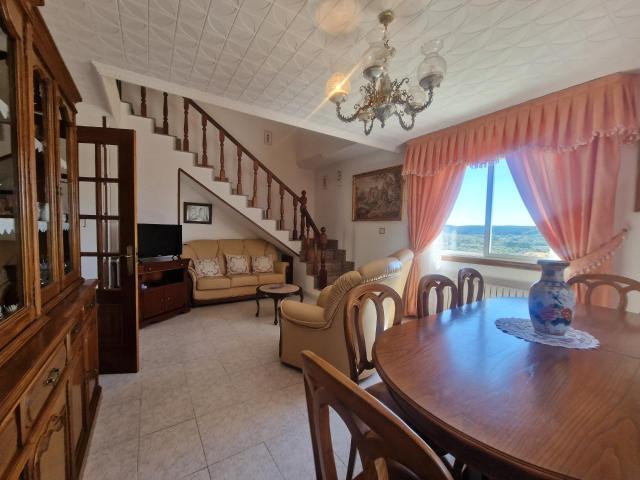 CASA EN VENTA ZONA LOBEIRA