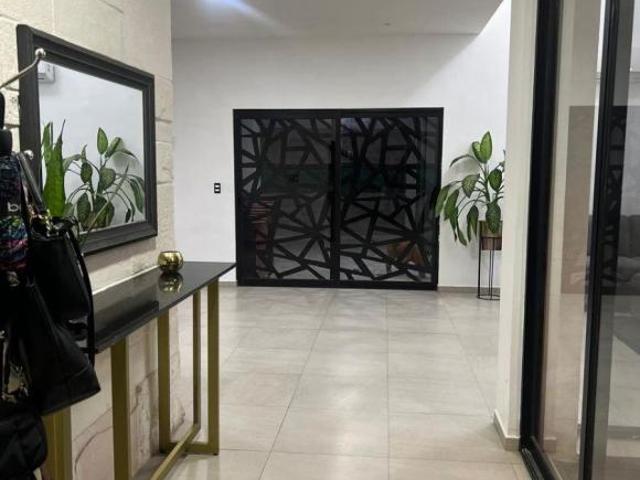Casa en venta zona norte Fraccionamiento La Escondida