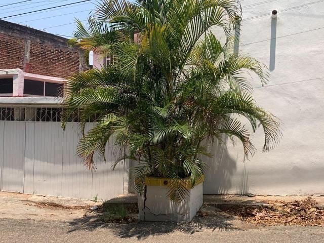 CASA en VENTA zona PONIENTE DE LA CIUDAD