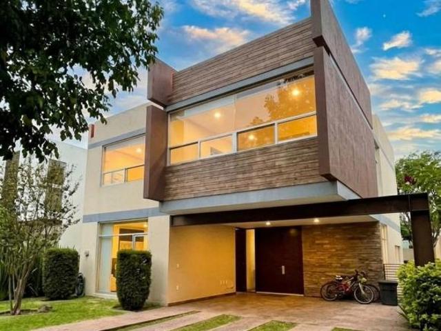 CASA EN VENTA ZONA REAL COTO ARAUCA I