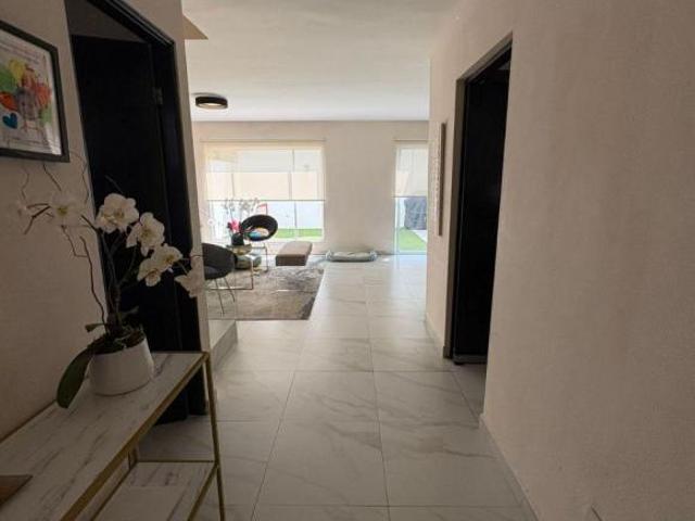 CASA EN VENTA ZONA VALLE PONIENTE, SPPG