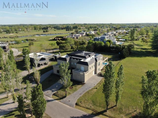 Casa en Venta 11 Amb Estancias Golf