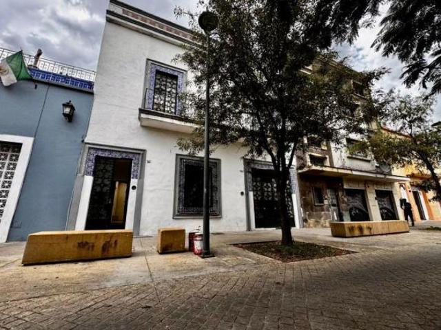 Casa en Venta $12,950,000.00 en el Centro Histórico de Guadalajara, Av. Fray Antonio Alcalde N°000
