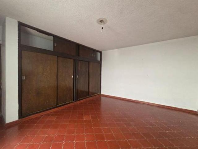 CASA EN VENTA 262 MTS. TERRENO COL INDEPENDENCIA