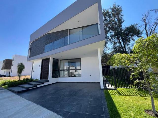 Casa en venta 235 m2 Coto Galo, Valle Imperial