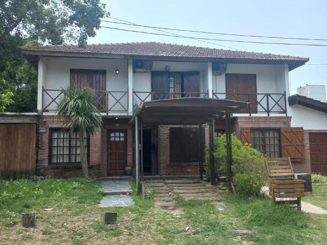 Casa en venta 2 Dormitorios 4 Ba?os Villa Gesell ? 135m?