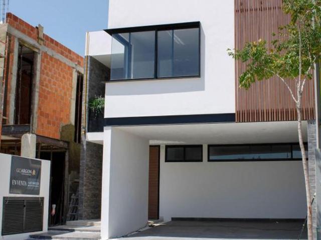Casa en Venta 302.97 m² | Sur de León | Residencial Mayorca