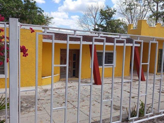 CASA EN VENTA, 3,552 M2 DE TERRENO, 3 REC?MARAS EN TEPAKAN CERCA DE IZAMAL
