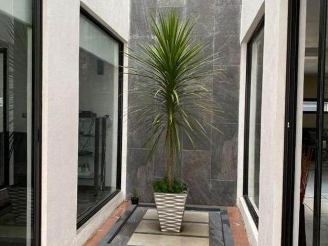 CASA EN VENTA 3 NIVELES, 3 RECÁMARAS, SALA DE CINE, CUARTO SERV. EN VILLAS DE LA CONCEPCIÓN PACHUCA