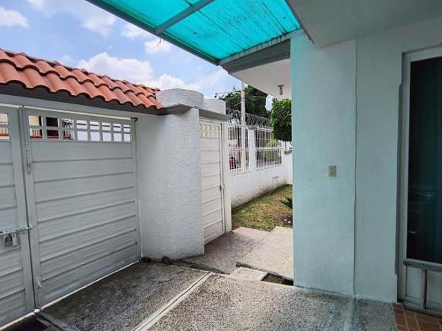CASA EN VENTA 3 NIVELES FRACC CERRADO VIG 24 HRS SANTA AGUEDA ECATEPEC DE MORELOS ESTADO DE MEXICO