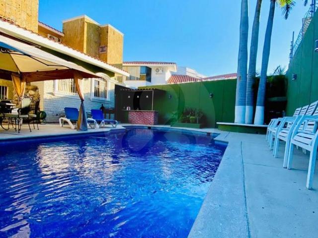 Casa en Venta 3 rec?maras con departamento adicional en Mazatl?n Paseo Lomas 523