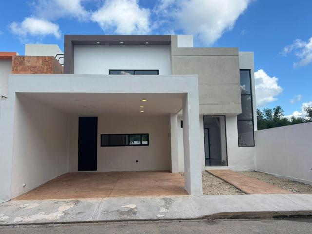 CASA EN VENTA 3 REC?MARAS 3.5 BA?OS EN PRIVADA RESIDENCIAL EN CONKAL