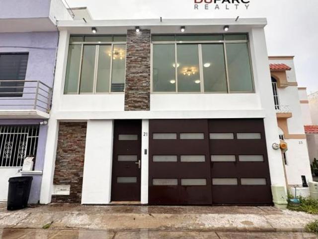 Casa en Venta 3 Rec. + Estudio + Sala TV Puerta de Hierro, Carmen, Campeche