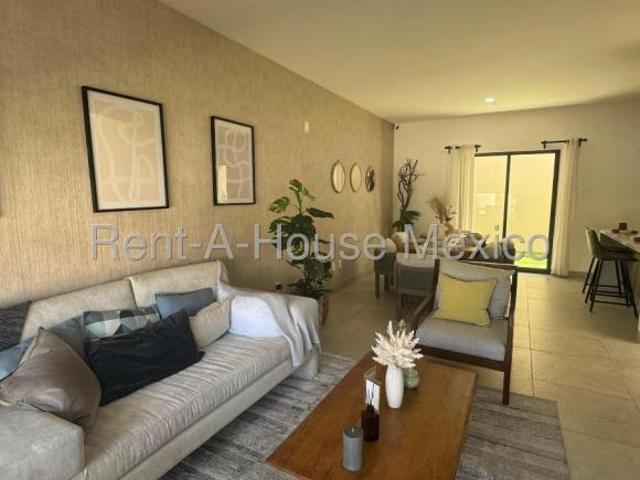 Casa en Venta 3 recamaras con baño cada una, Corregidora Schoenstatt GPT2808