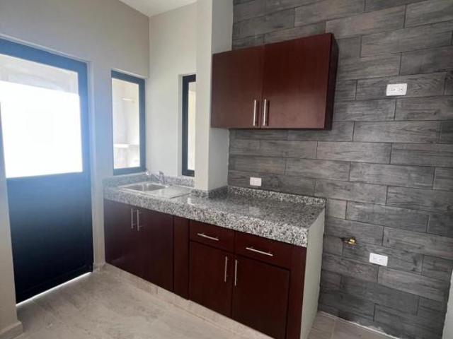 CASA EN VENTA, 3 RECÁMARAS CON BAÑO PROPIO FRACC. DIAMANTE
