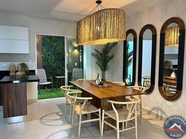 Casa en Venta, 3 Recamaras, en Coto Privado Mazatlán