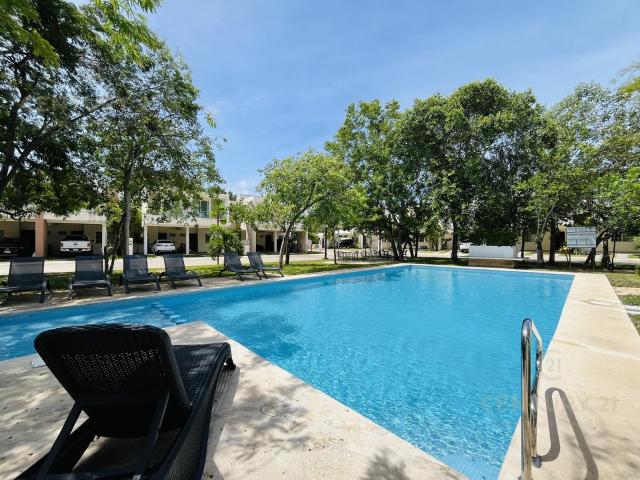 Casa en venta 3 Recamaras en Selvanova Coto4B en Playa del Carmen P4589