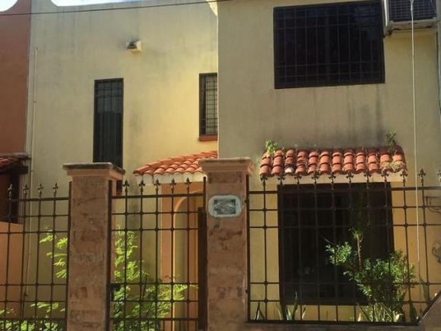 Casa en Venta 3 Recamaras en SM 50, Cancún, Cesión de derechos sin posesión, Solo contado, Negociabl
