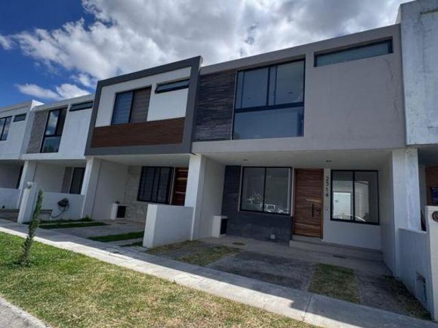 CASA EN VENTA, 3 RECAMARAS, EN VIVEROS DEL VALLE, ZAPOPAN, JALISCO