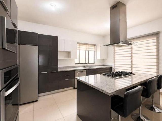 CASA EN VENTA 3 RECÁMARAS FRACC PRIVADO CERCA DEL CONSULADO Y MISIONES Y TEC MILENIO CD JUÁREZ CHIH