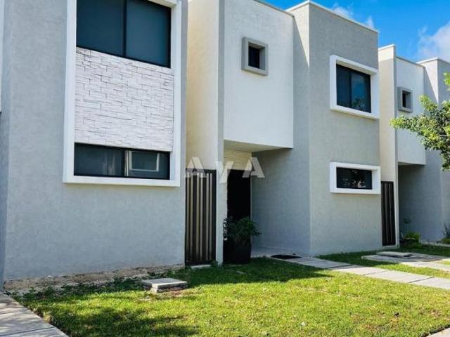 Casa en Venta, 3 Recámaras, 2 Niveles, Av Mallorca, SM 327, Polígono Sur Cancún