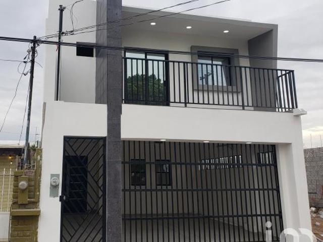 Casa en Venta 3 recáamaras, recién construida, Col. Lázaro Cárdenas