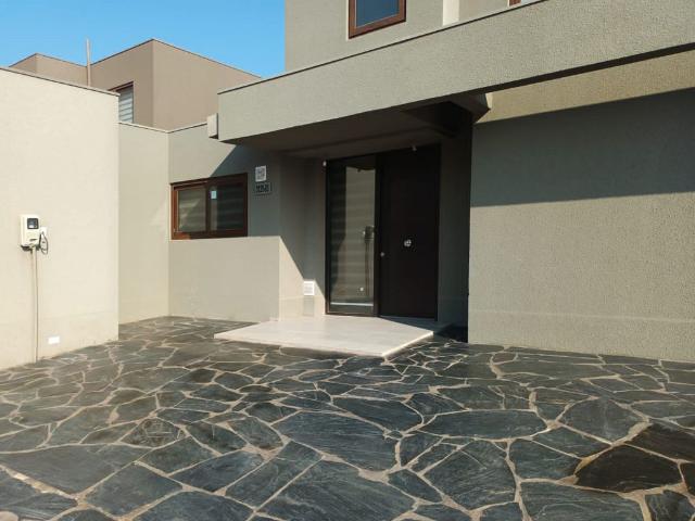 CASA EN VENTA 3D/3B EN CONDOMINIO CON PISCINA Y CLUB HOUSE