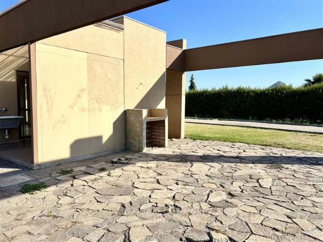 Casa en venta 3d+3b+ servicios chicureo oriente | 3 dormitorios por 13500.00 en Colina