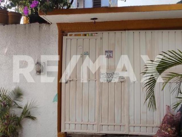 Casa en venta, 3ra Privada de Avenida del Castillo, Gustavo A Madero, con cercanía a transporte ecol