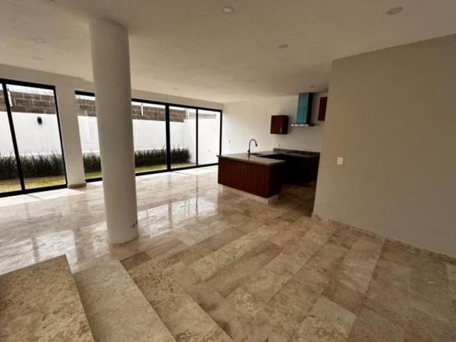 Casa en Venta $4,200,000.00 dentro del Coto Seneca, El Campestre Residencial, CP.45221 en Zapopan
