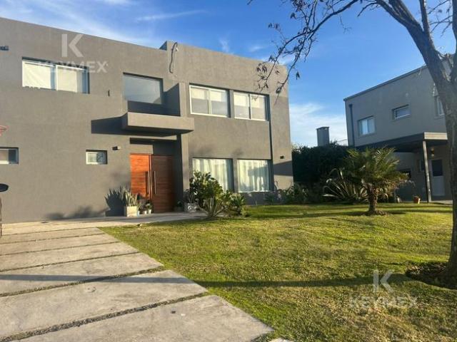 Casa en venta 4 ambientes Canton