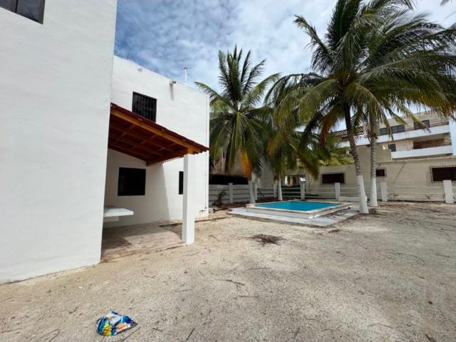 CASA EN VENTA 4 RECAMARAS Y 5 BA?OS EN SEGUNDA FILA DEL MAR EN SAN BENITO