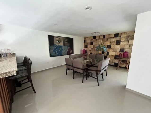 CASA EN VENTA 4 RECAMARAS 588 M2 A SOLO 50 METROS DE LA PLAYA EN CHELEM, PROGRESO