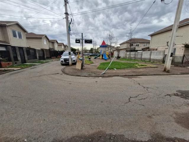 Casa en Venta 4D + 3B + 2E frente a Plaza Padre Hurtado | 4 dormitorios por 132000. 00 en Padre Hurtado