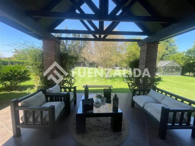 Casa en Venta 5 Dormitorios y 5 Baños, con Quincho y Piscina | 5 dormitorios por 23800.00 en Talagante
