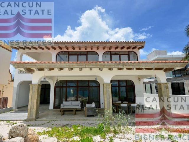 Casa en Venta, 5 habitaciones, con acceso al mar