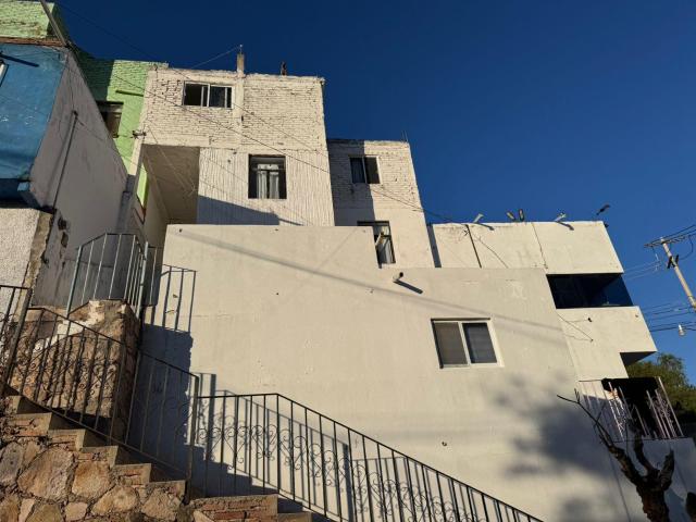 Casa en venta, 5 habitaciones, proyecto para remodelar