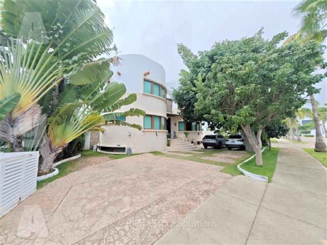 Casa en Venta, 5 Rec?maras, 23 Paneles Solares, Canales de Puerto Canc?n
