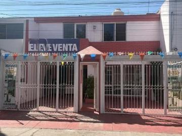 Casa en Venta 5 recámaras en La Calma