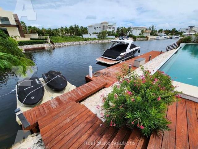 Casa en Venta, 5 Recámaras, Jacuzzi, AMUEBLADA/EQUIPADA, Domotizada,,Residencial Puerto Cancún